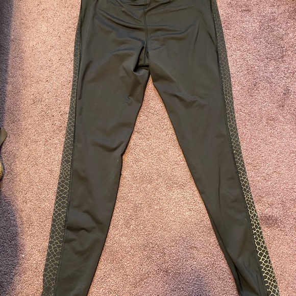 Old Navy workout leggings size L - Picture 5 of 5